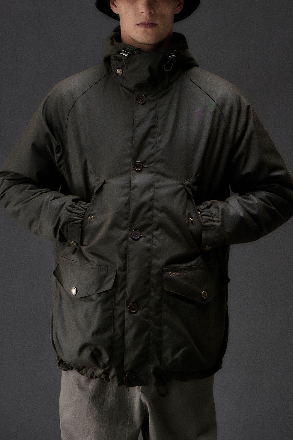 Barbour suunnitteli uudelleen Endurance Mountain Wax Parka (oliivi)