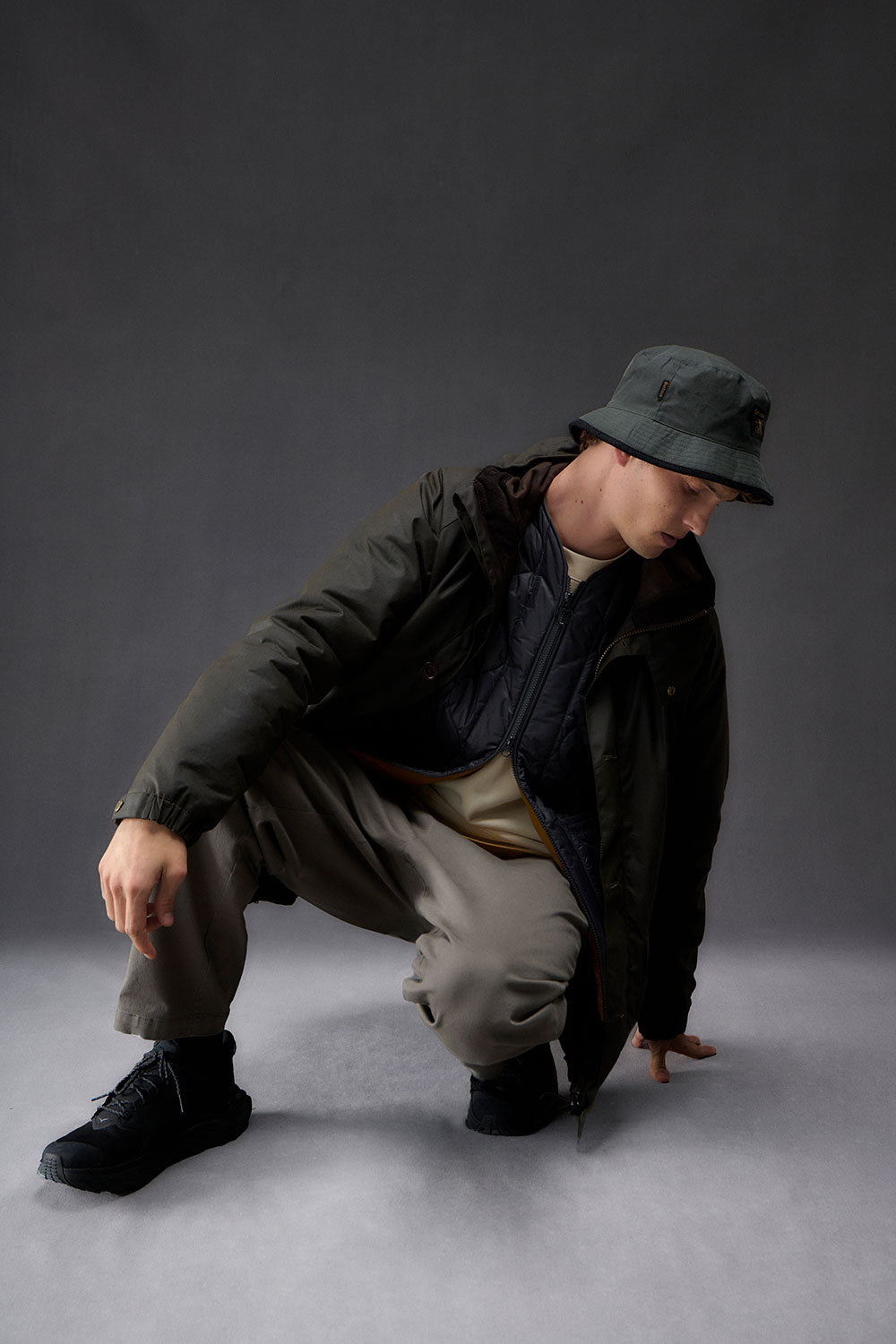 Barbour suunnitteli uudelleen Endurance Mountain Wax Parka (oliivi)