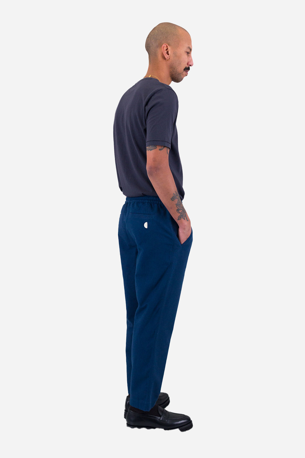Folk Drawcord Assembly Pant (muste sininen moleskin)