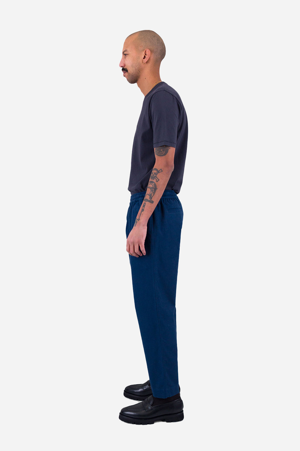 Folk Drawcord Assembly Pant (muste sininen moleskin)