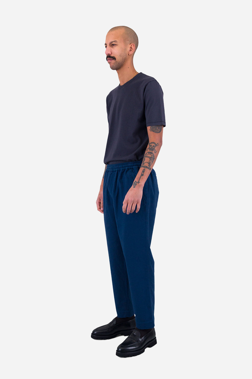 Folk Drawcord Assembly Pant (muste sininen moleskin)